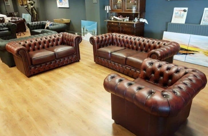 medium-shot-business-women-high-five